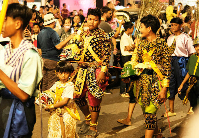 Festival – Hungry Ghost Por Tor Opens