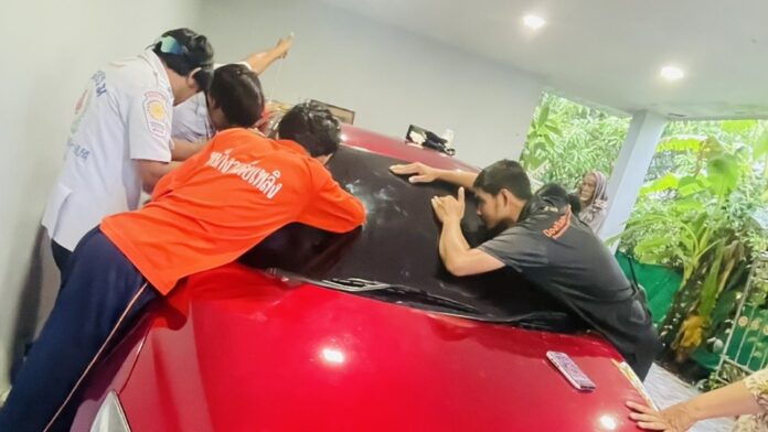 Emergency Responders Rescue Infant Locked in Vehicle in Phuket