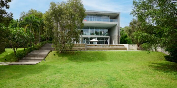 Contemporary Villa by Noted Architect Up for Auction in Phuket