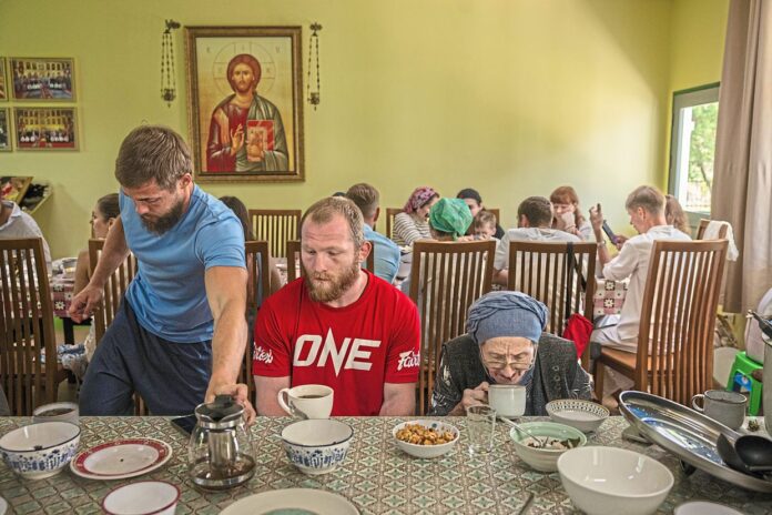 Rising Tensions in Phuket Over Expanding Russian Community