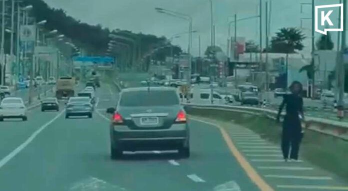 Video Shows Man Throwing Rocks at Cars on Phuket Bypass Road