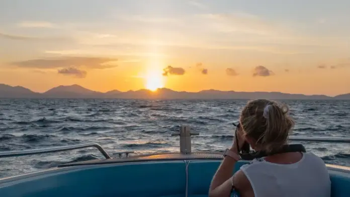 Early Morning Phi Phi Island Tour from Phuket Offers Unique Experience