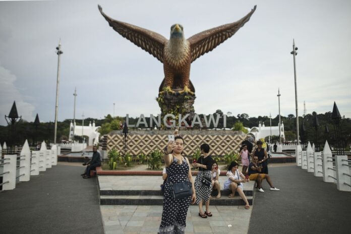Kedah Sultan Advocates for Langkawi’s Unique Identity Over Imitation of Phuket