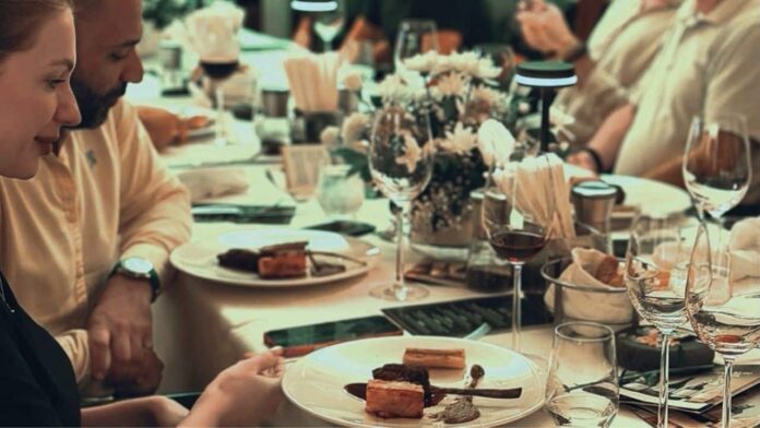 Phuket's 7th Floor Restaurant Hosts B2B Dinner for Hospitality Leaders