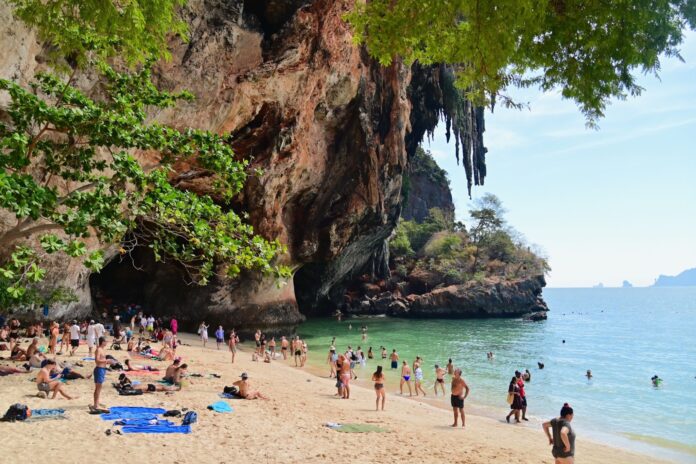Canadians May Face New Fees When Traveling to Thailand