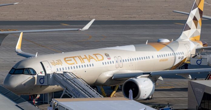 Flight Disruptions Continue at UAE Airports Amid US-Iran Tensions