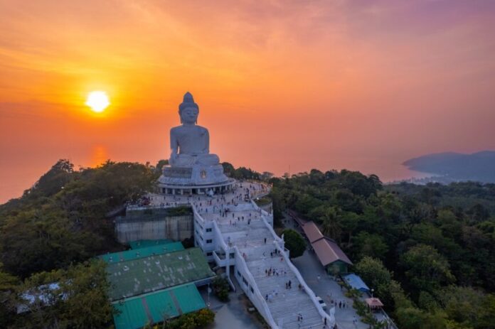 Exploring Phuket: Tranquil Clifftop Retreats vs. Lively Beachfront Vibes