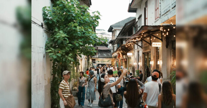 Thailand Sees Rise in Photoshoot Holidays for Couples