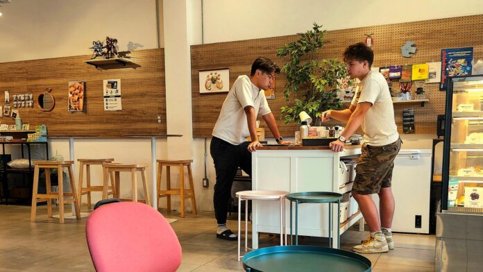 UW-Stevens Point Student Interns at Phuket Coffee Shop for International Business Experience
